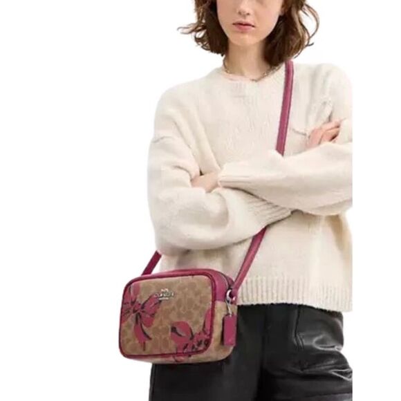 Coach JAMIE CAMERA BAG IN SIGNATURE CANVAS WITH BOW PRINT - Picture 1 of 4